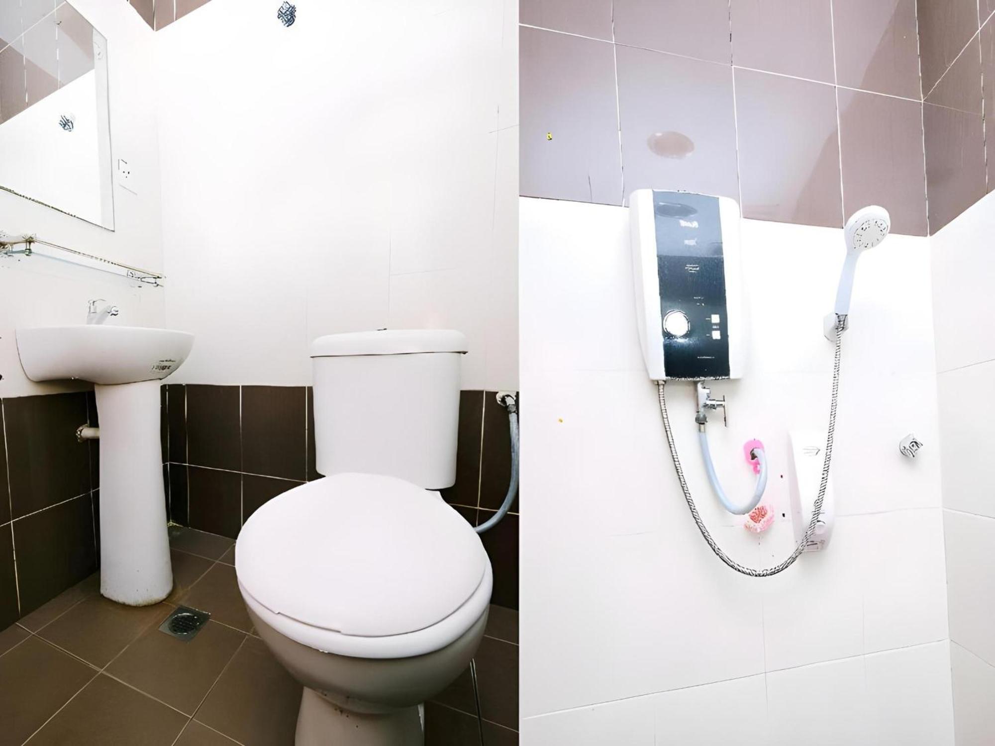 Super Oyo 707 Ayuni Hotel Bangi Ngoại thất bức ảnh